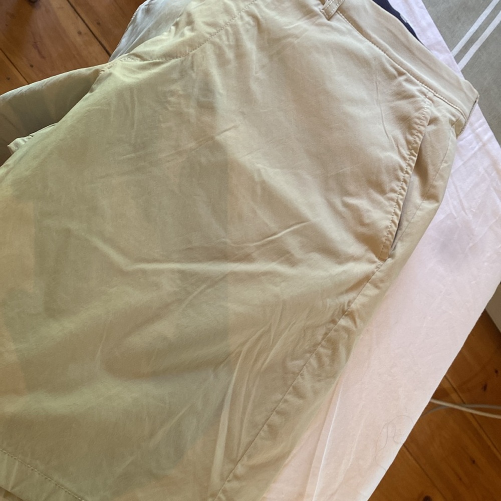 J.Crew Beige Tech Shorts w 38 l 9 - Picture 5 of 5